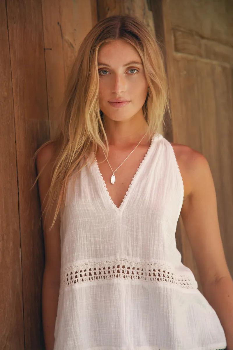 QUIET SPACES TOP - WHITE
