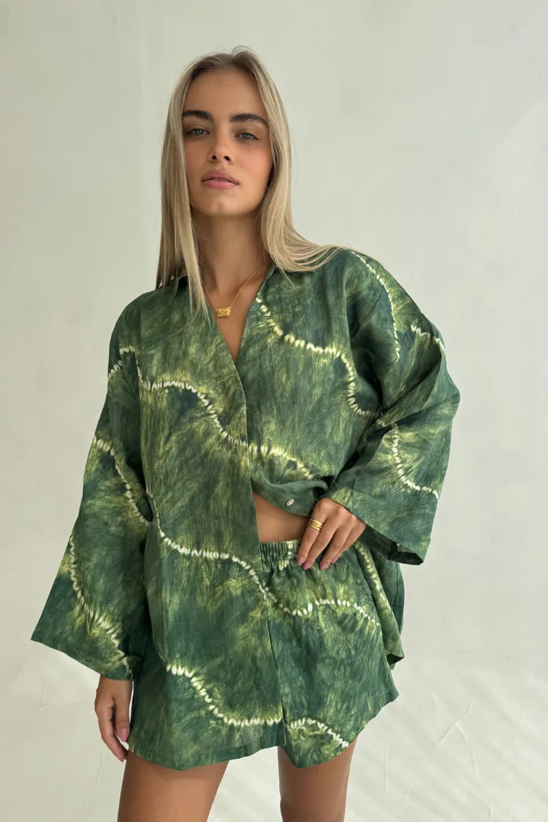 SUNDOWNER SHORT - FOREST GREEN