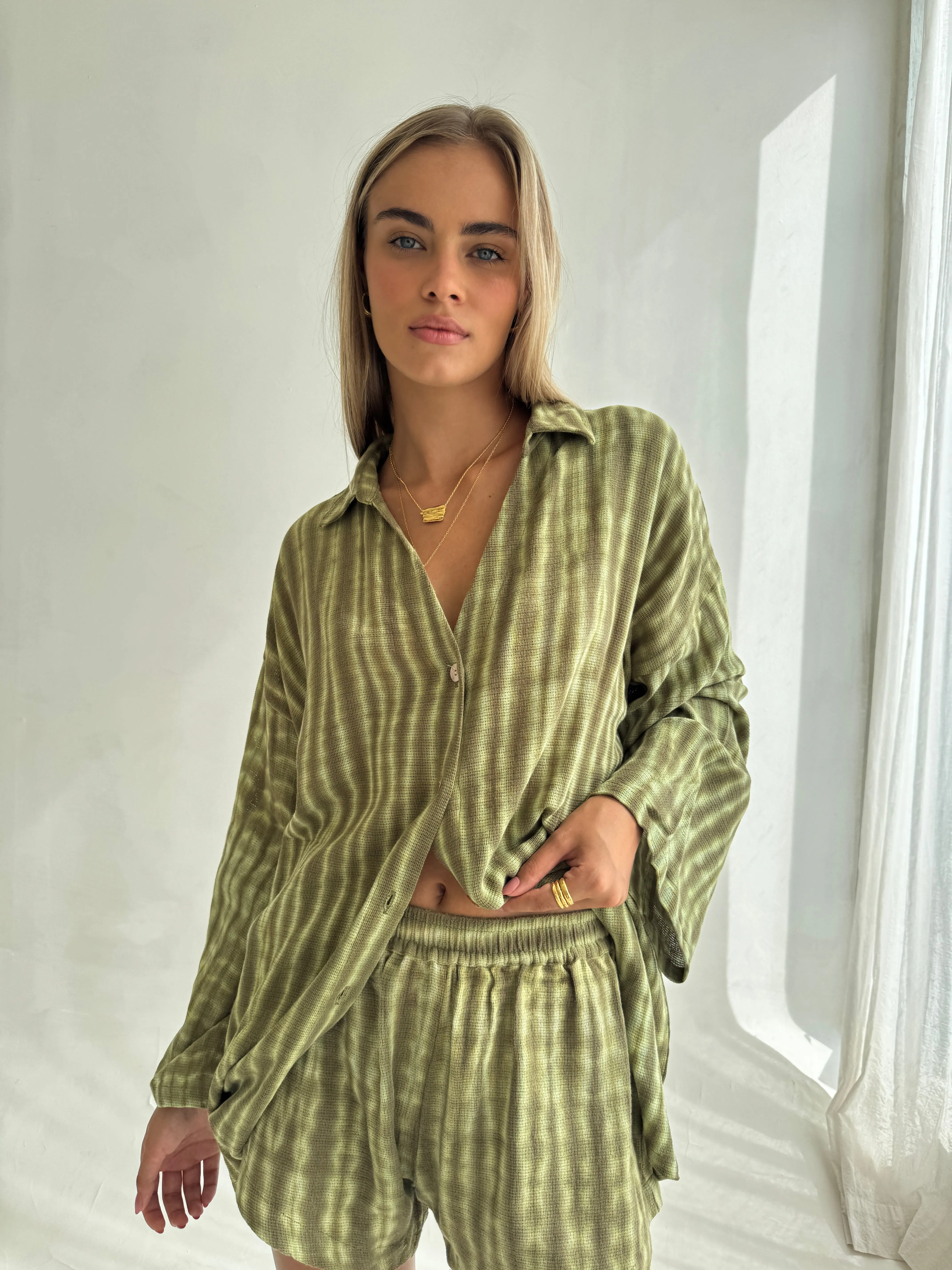 THE TROPICS SHIRT - KHAKI