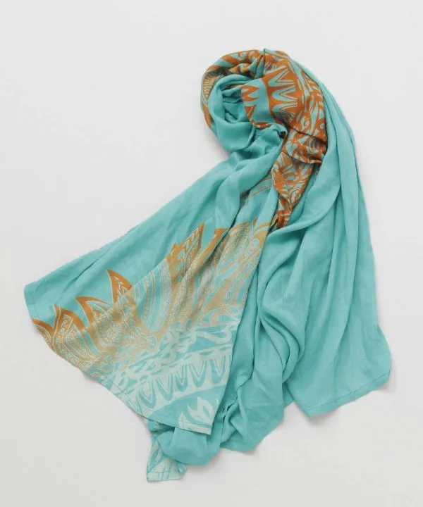 UV Protection Tribal Feather Print Scarf with Pouch