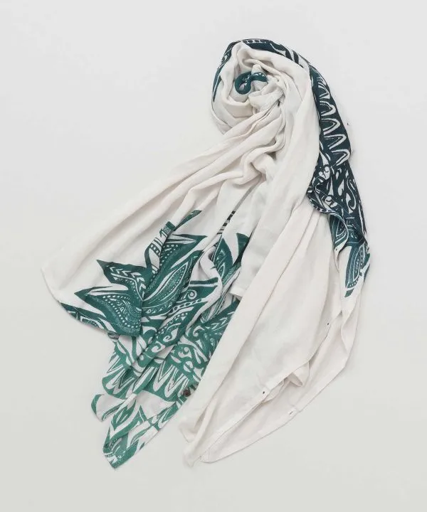 UV Protection Tribal Feather Print Scarf with Pouch